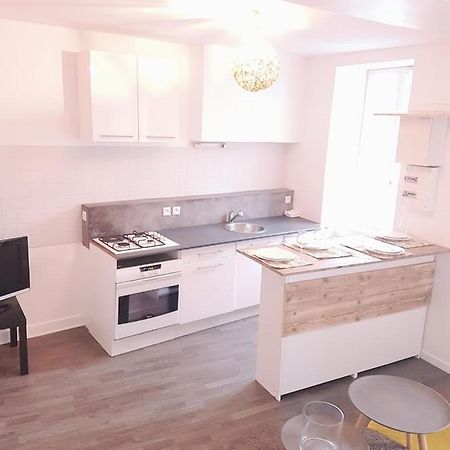 Charmant Logement de 40m2 environ en plein centre ville, dans le cœur historique de Vierzon, dans le Cher Extérieur photo